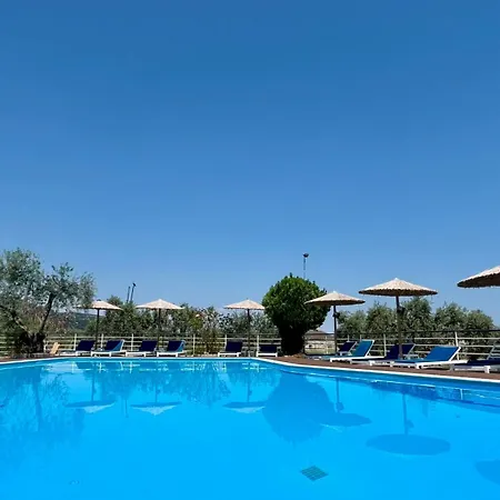 Отель Achillion 3*